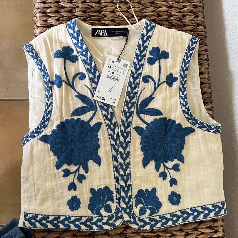 NWT Zara Floral Vest M
